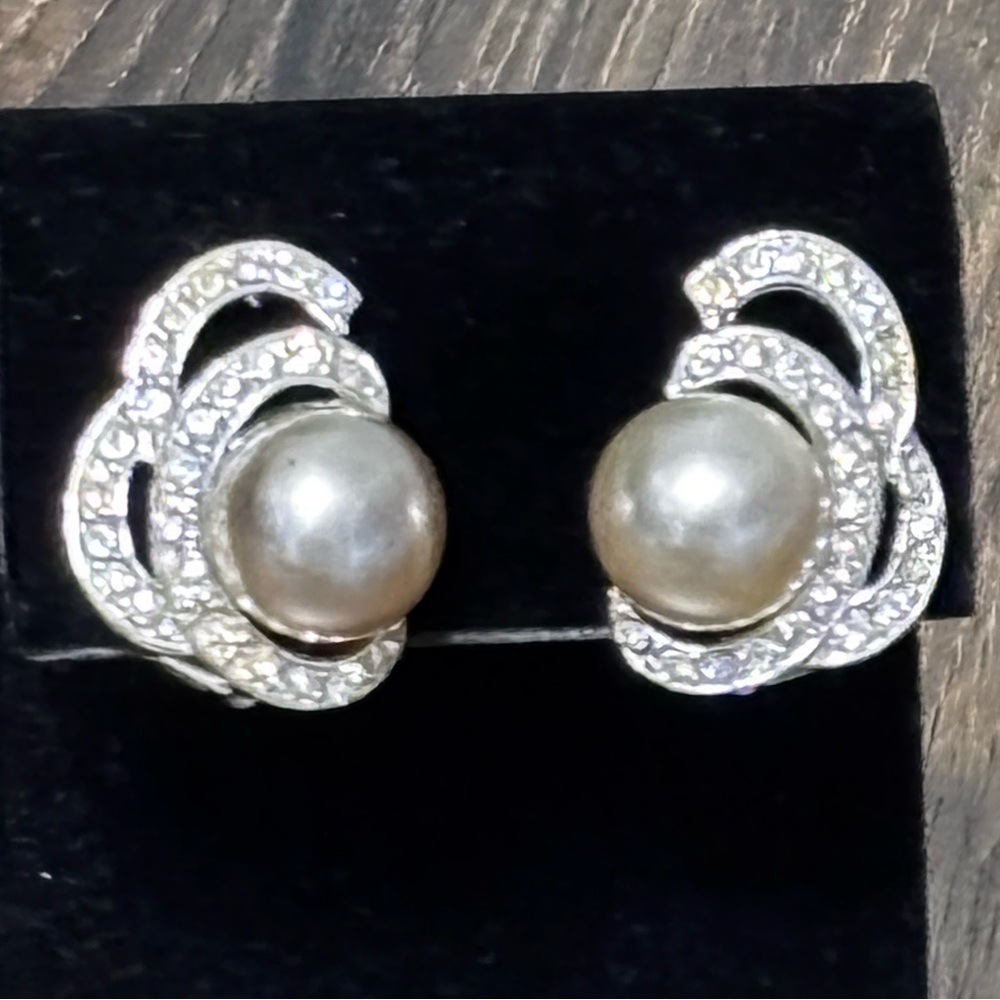 Marvella vintage Elegant Silver Pearl clip on Earrings